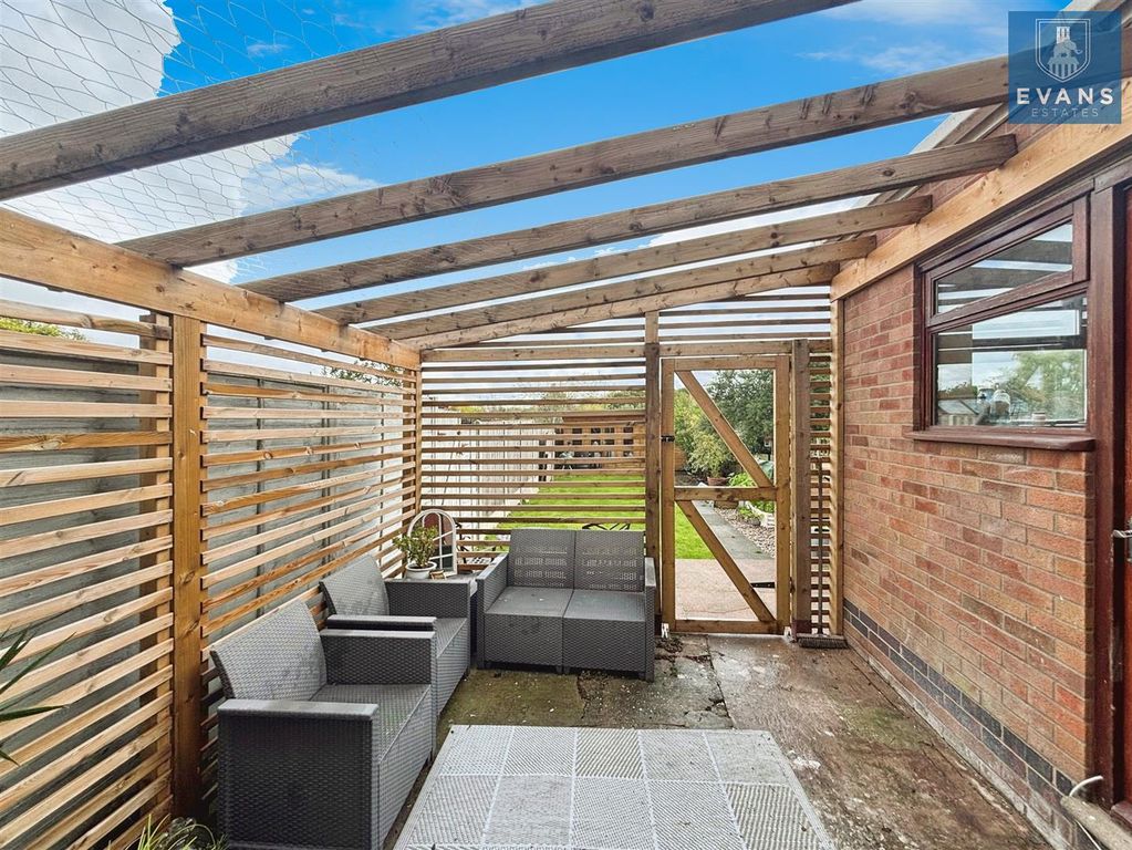 Property photo 3 of 17 Garden