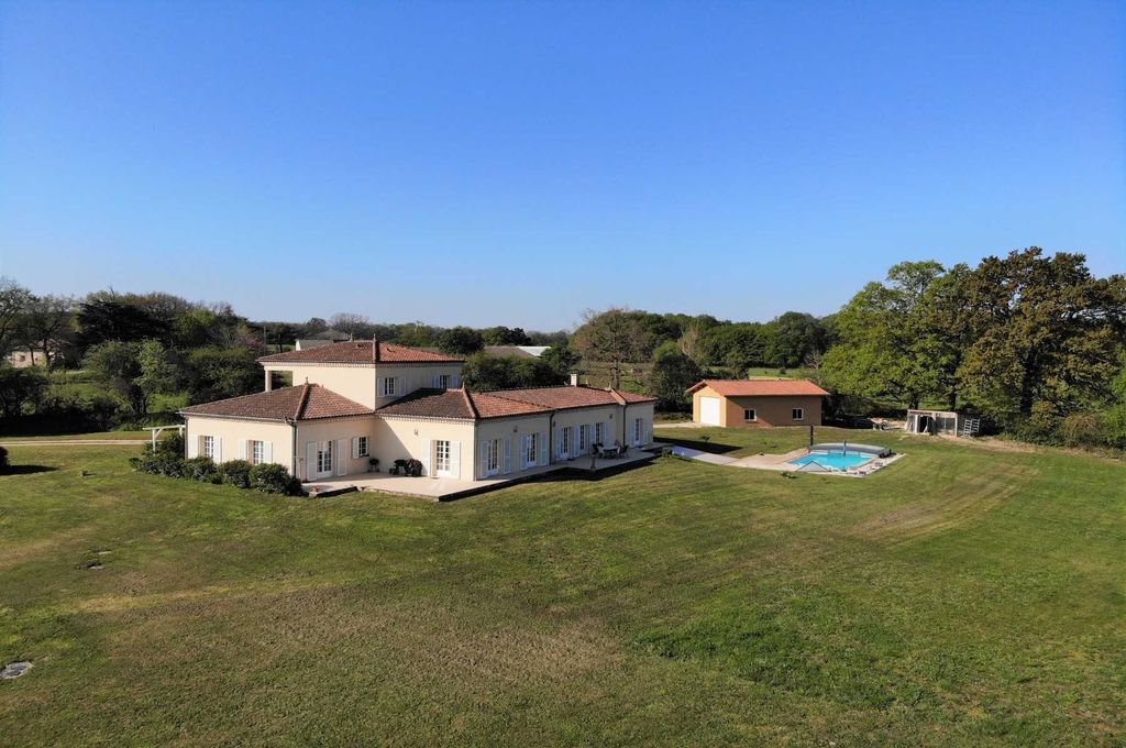 Property photo 1 of 20 High End Modern Property With Classic Views