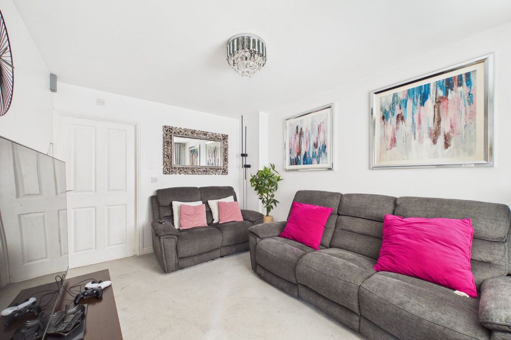 Property photo 2 of 11 Picture No. 02