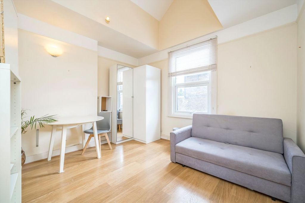 Property photo 2 of 3