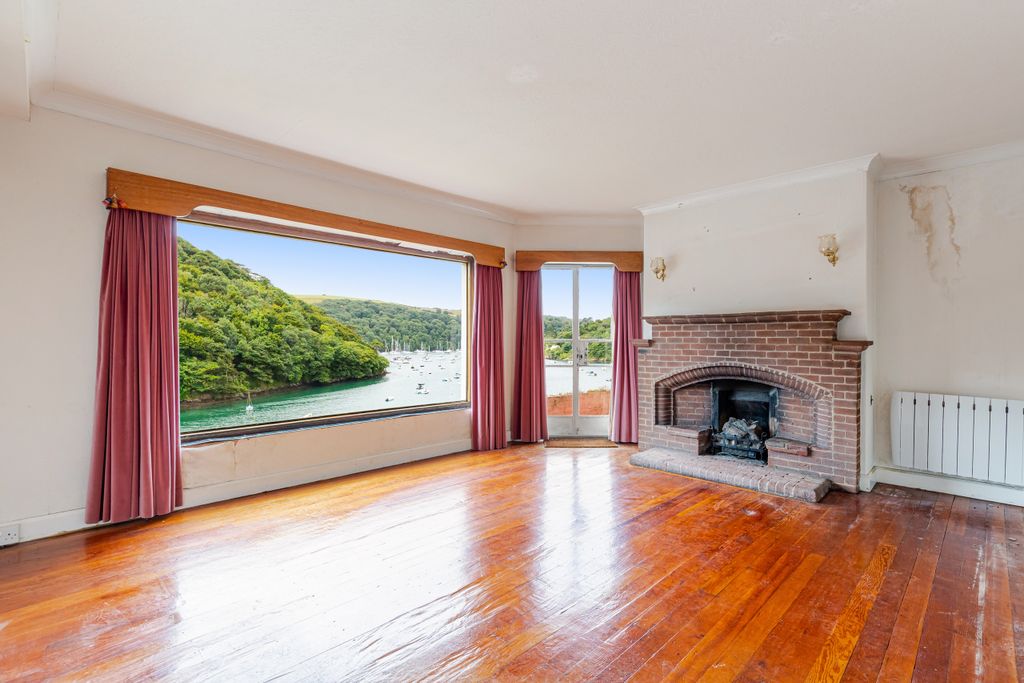 Property photo 3 of 19 A32 - 95 Yealm Road Newton Ferrers - 250731