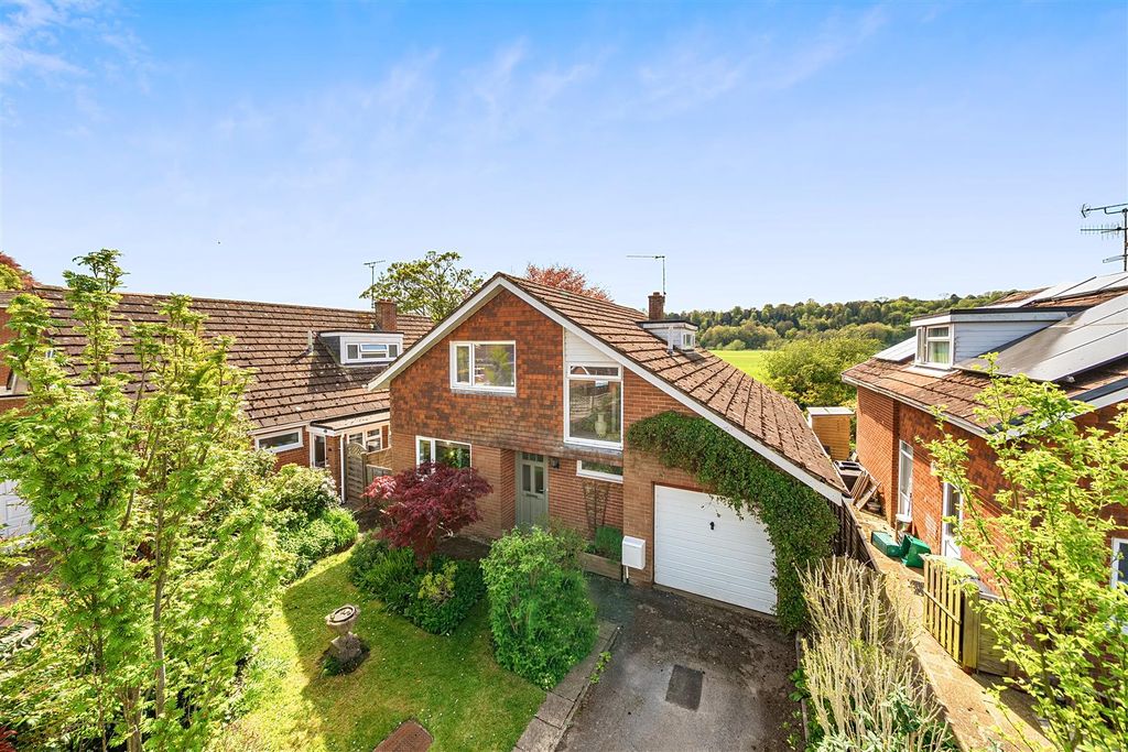 Property photo 1 of 17 Elevated Front Aspect