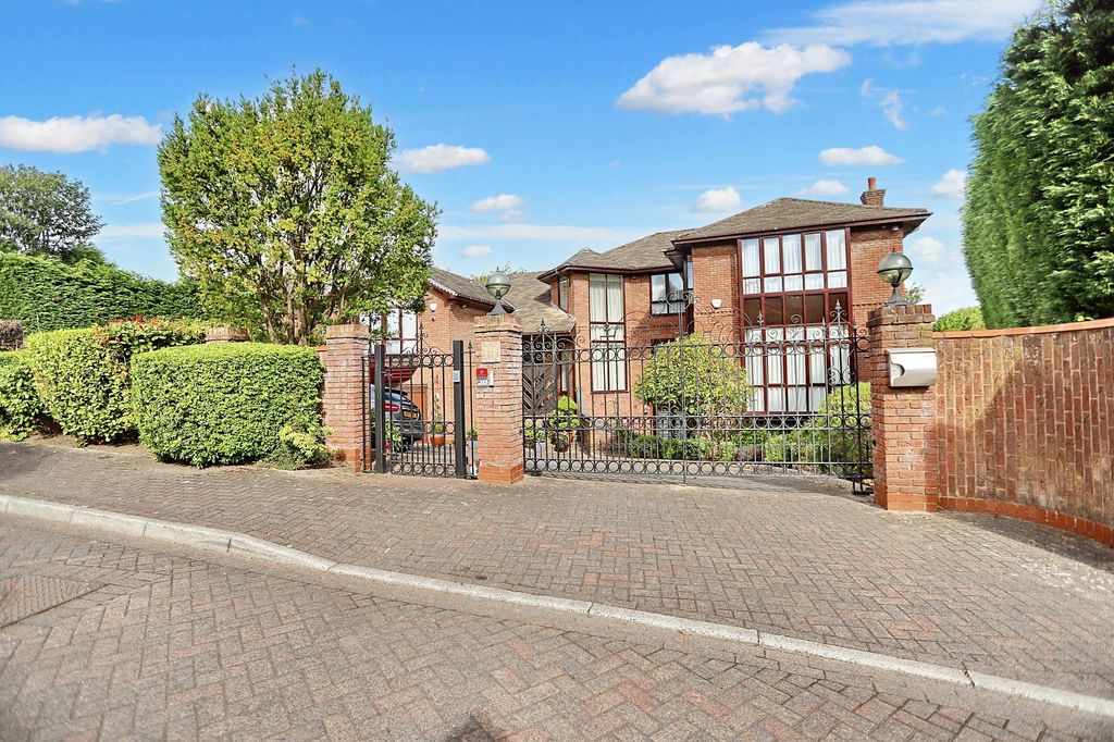 Property photo 2 of 46