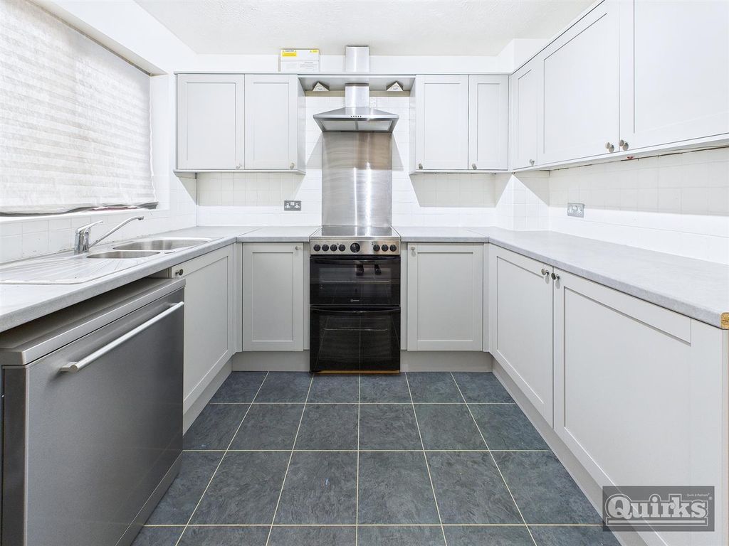 Property photo 3 of 14 Cam02342G0-Pr0136-Still002.Jpg