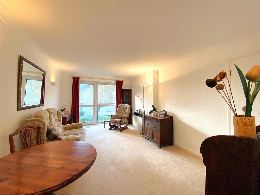 Property photo 2 of 9 35 Homelawn House - Lounge1.Jpg