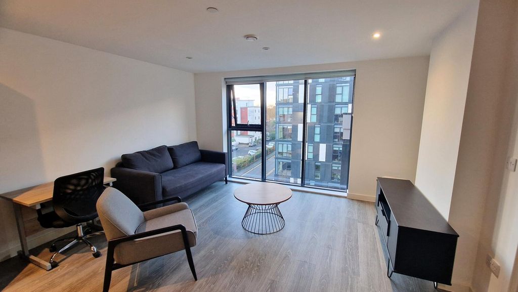 Property photo 2 of 27 Living Room