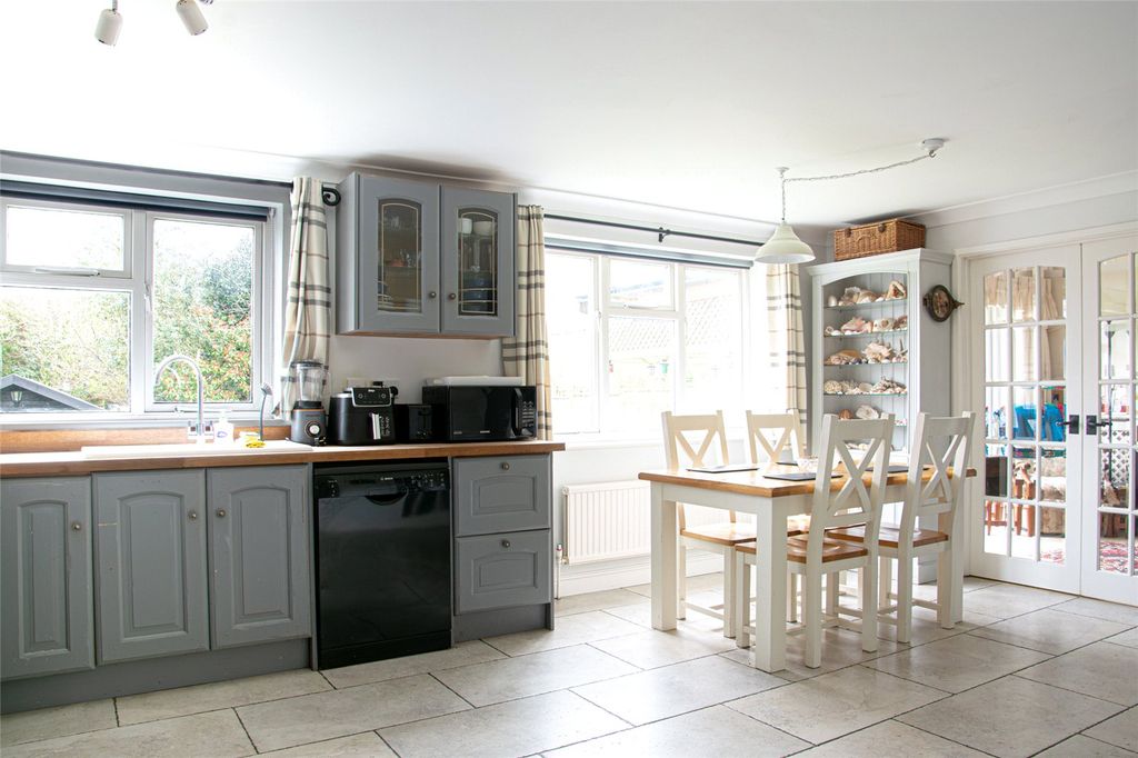 Additional image 7 of 4 bed detached house for saleLaurel Close, North Warnborough, Hook, Hampshire RG29