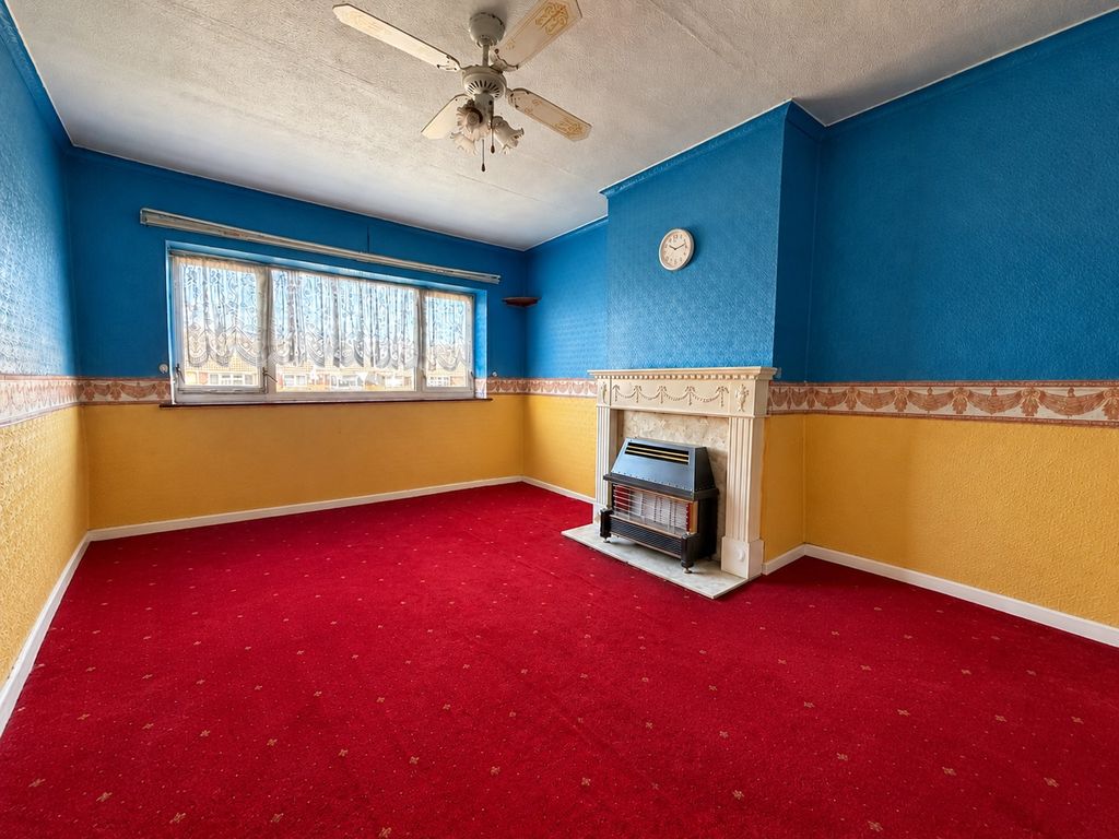 Property photo 3 of 12