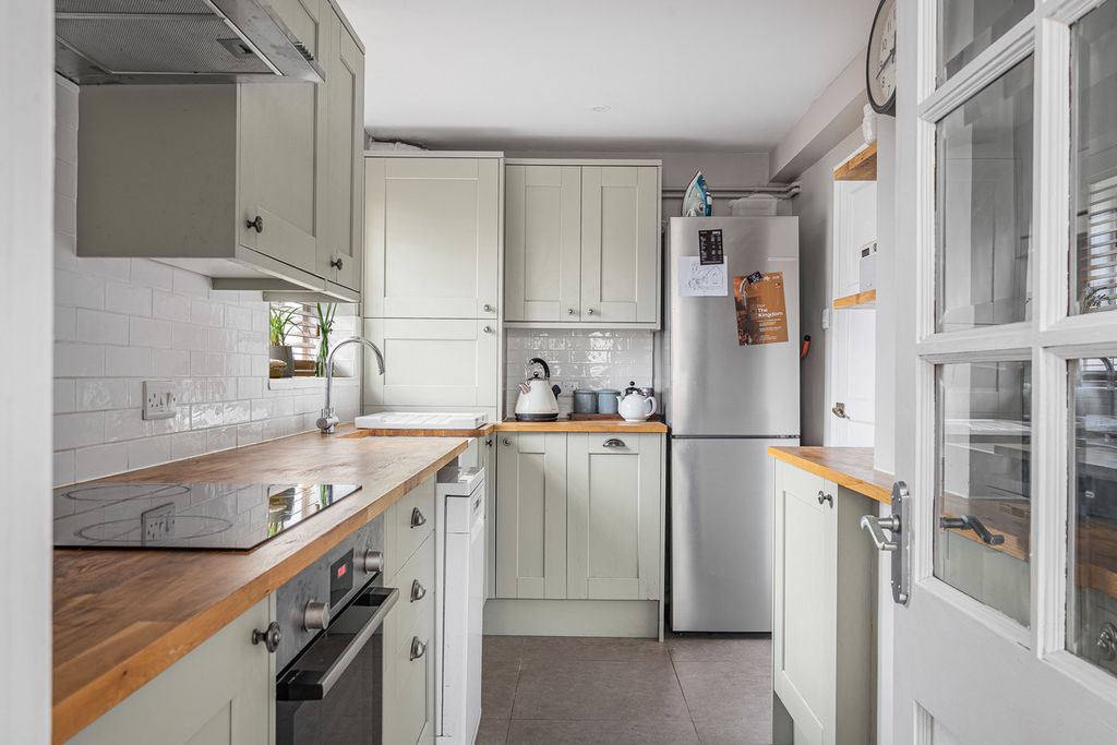 Property photo 3 of 18