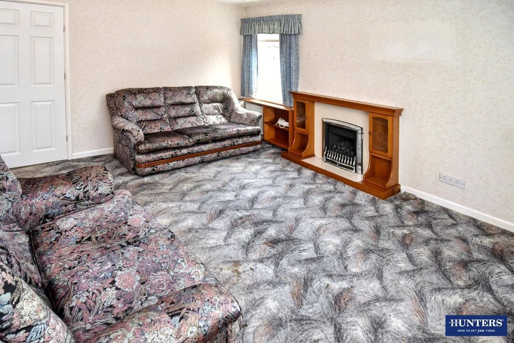 Property photo 1 of 14 Lounge