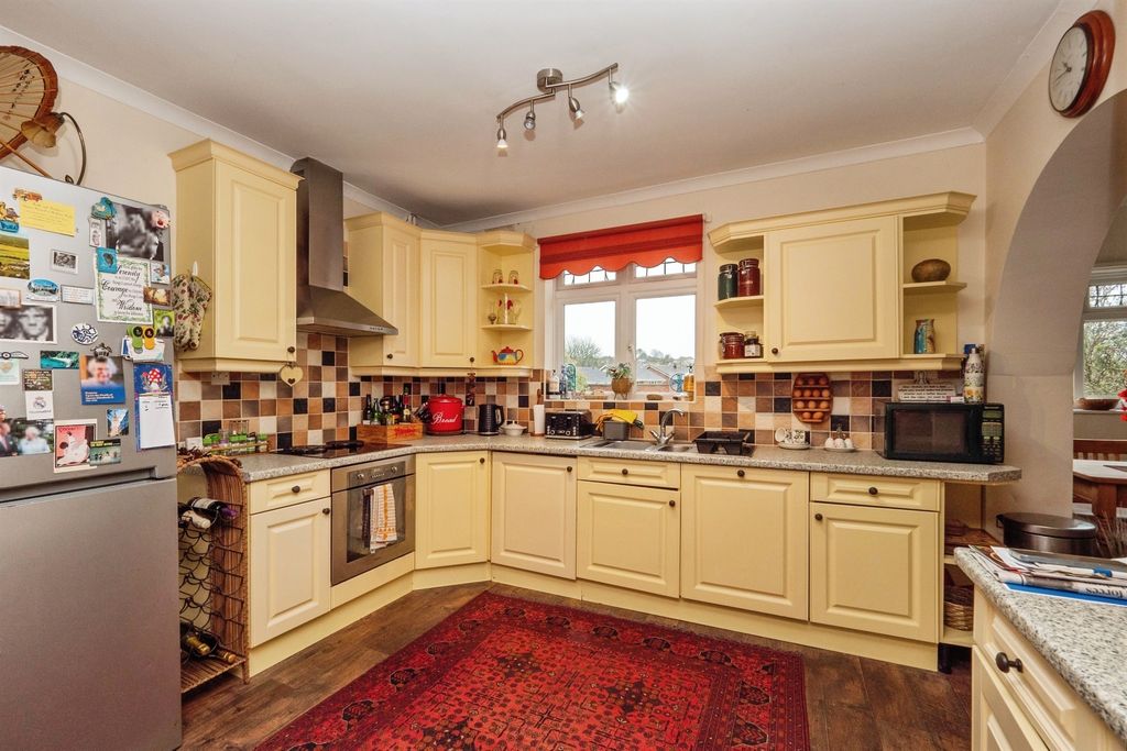 Property photo 2 of 24