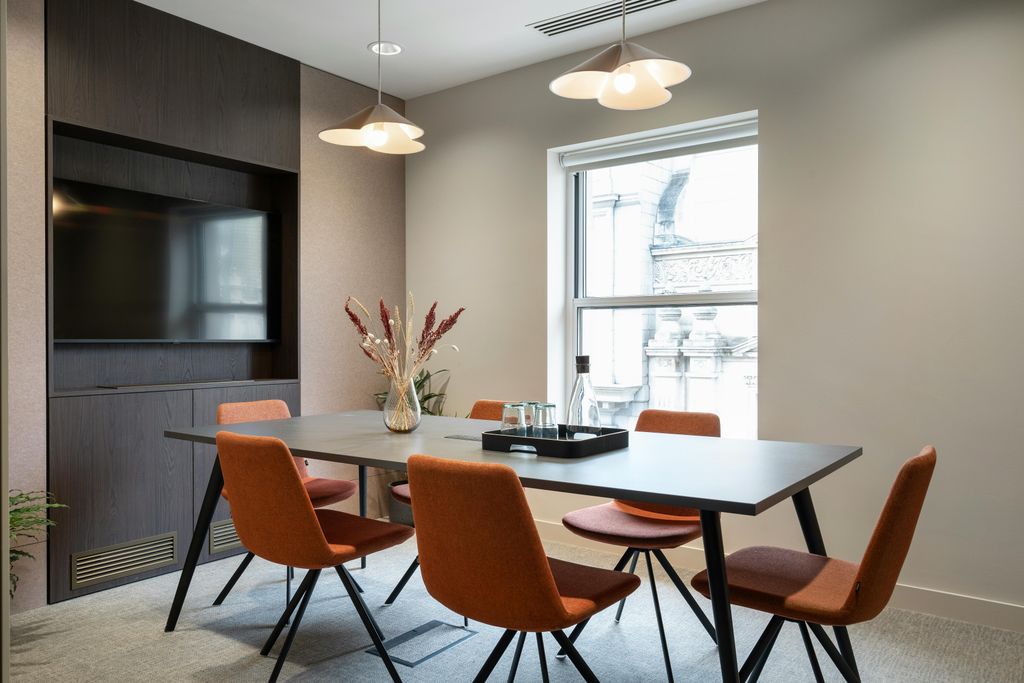 Property photo 2 of 9 4Moorgate-21-4Thflr.Jpg