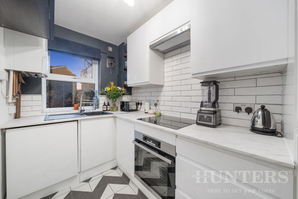 Property photo 3 of 12 Flat 1, Elliot Court N15 4Ud-3.Jpg