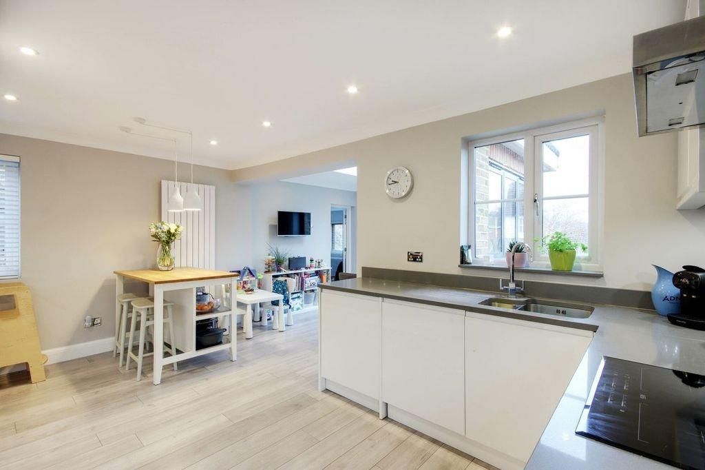 Property photo 2 of 19 Kitchen/Diner