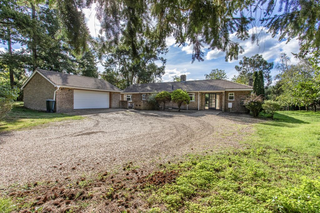 Property photo 1 of 28 Entrance