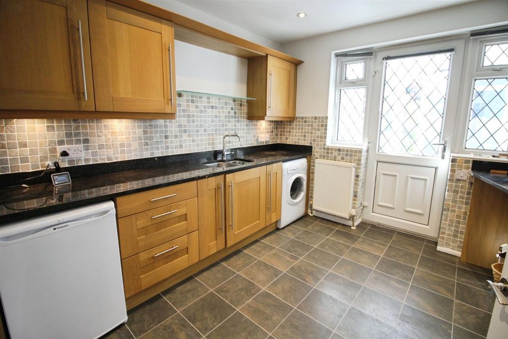 Property photo 2 of 15 Kitchen