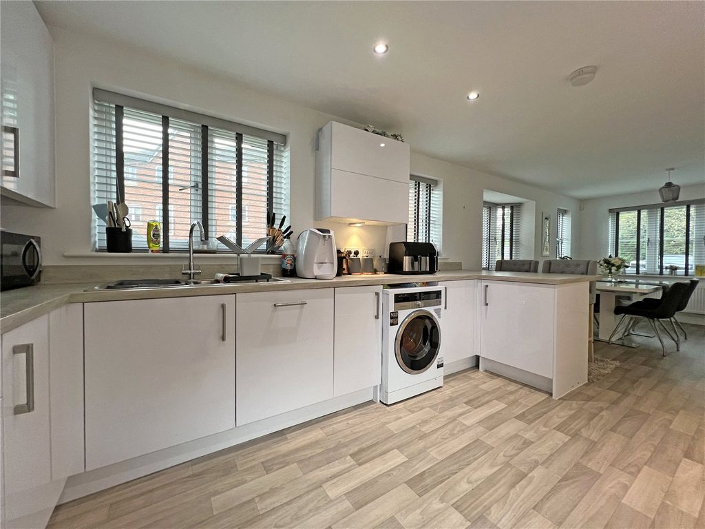 Property photo 2 of 19 Picture No. 20