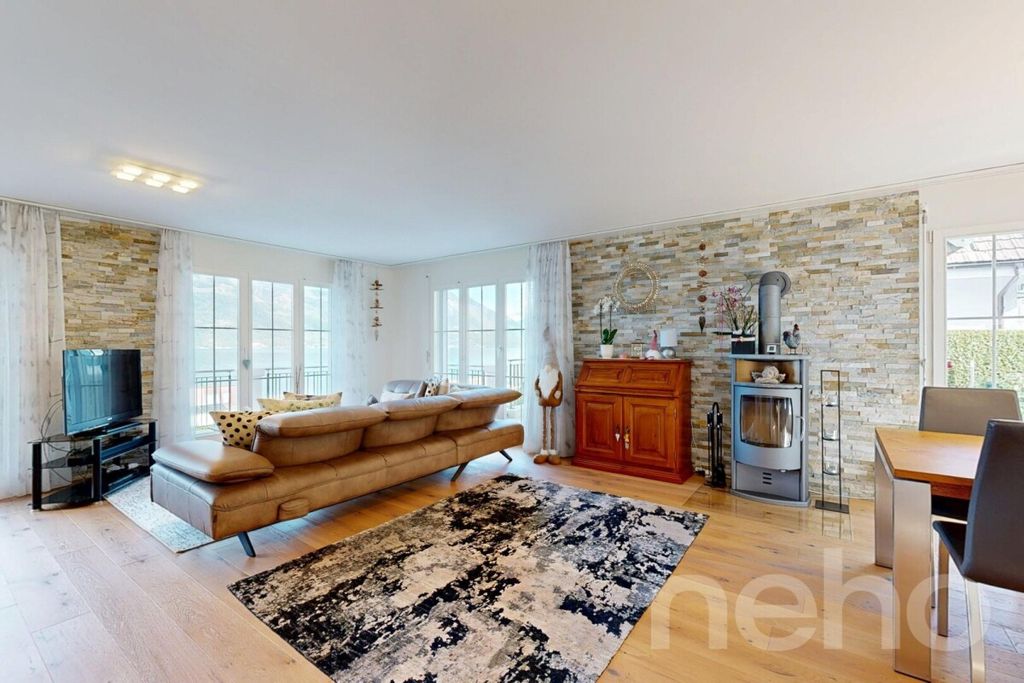 Property photo 3 of 12
