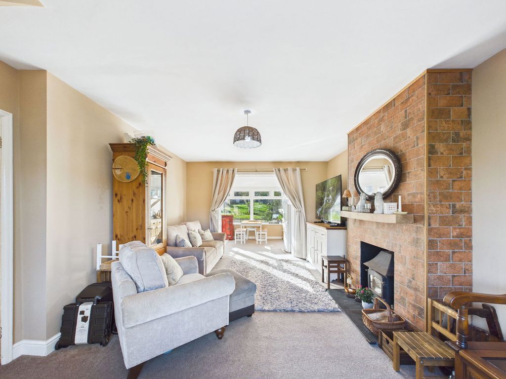 Property photo 3 of 28