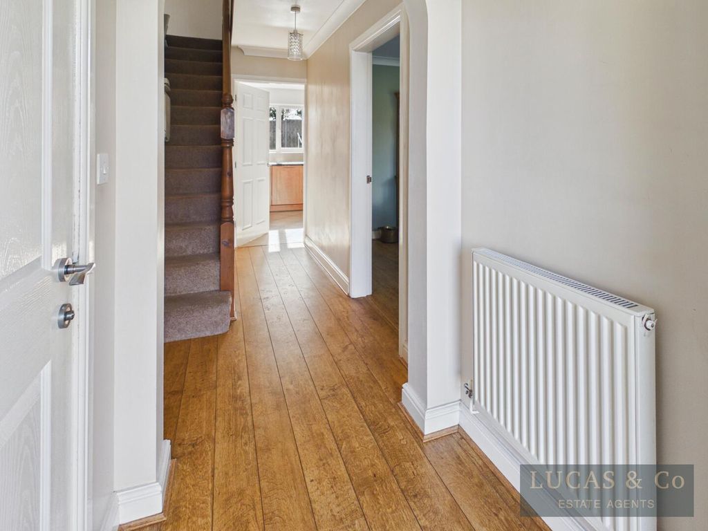 Property photo 3 of 27 Hallway