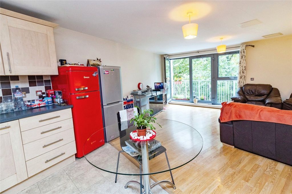 Property photo 2 of 15 Picture No. 04