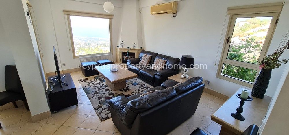 Property photo 3 of 54