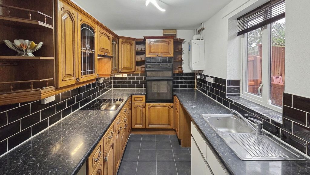 Property photo 3 of 18