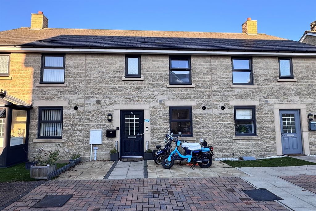 Property photo 1 of 16 (Main)