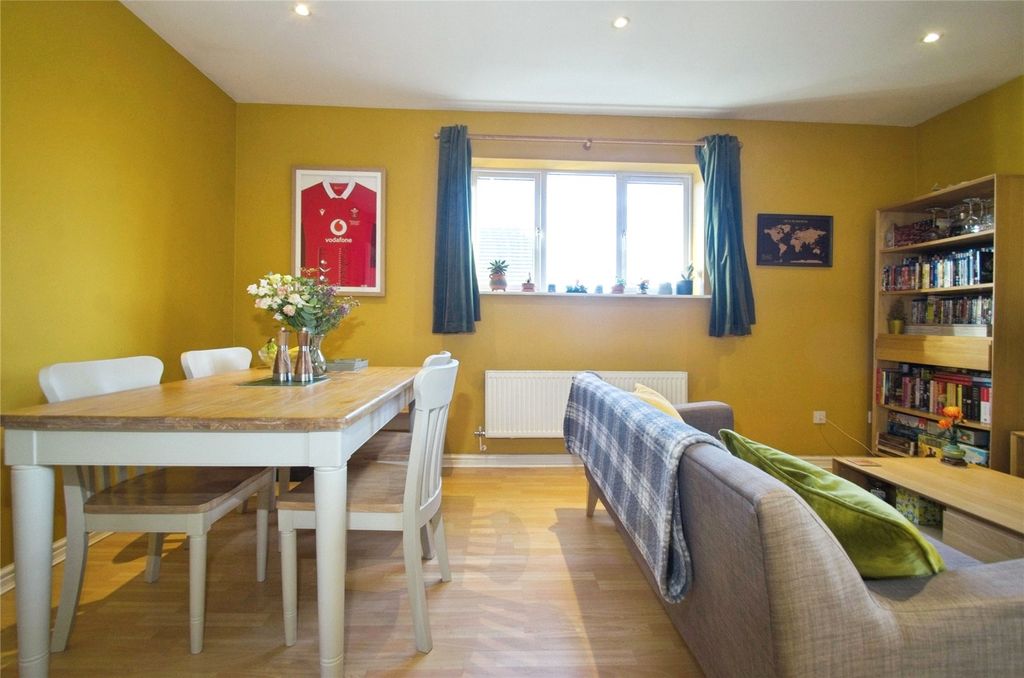 Property photo 2 of 16 Dining Area