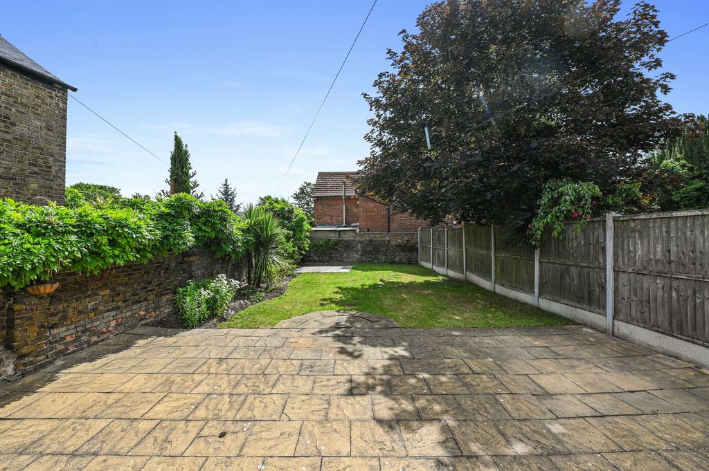 Property photo 3 of 22