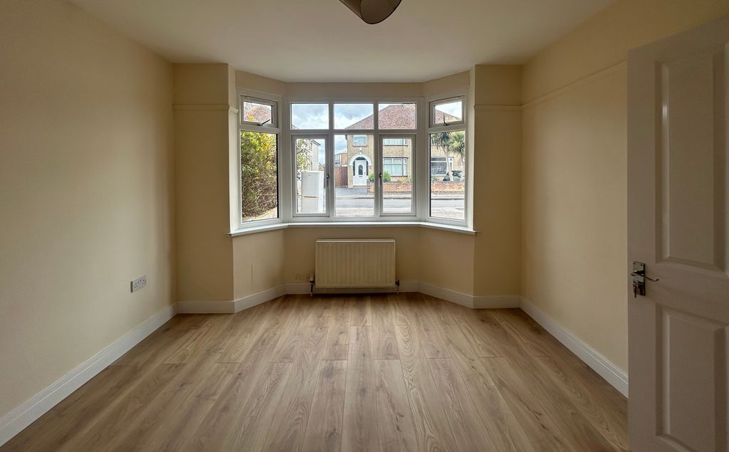 Property photo 2 of 9 Image