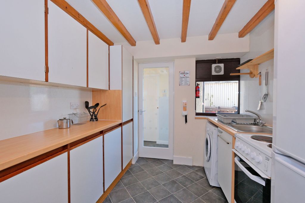 Property photo 3 of 23