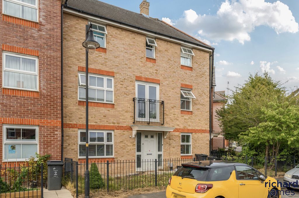 Property photo 1 of 19 De8A6939Bdb5472293414Fcae1Eaaa38