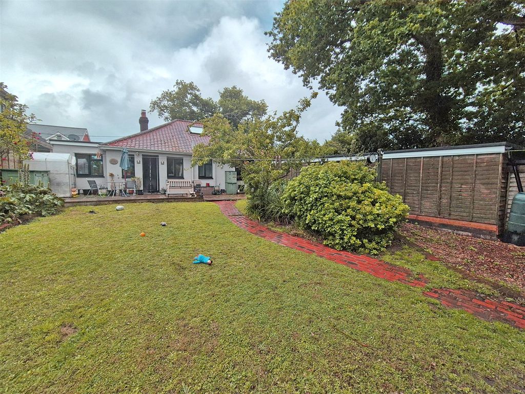 Property photo 2 of 13 Picture No. 04