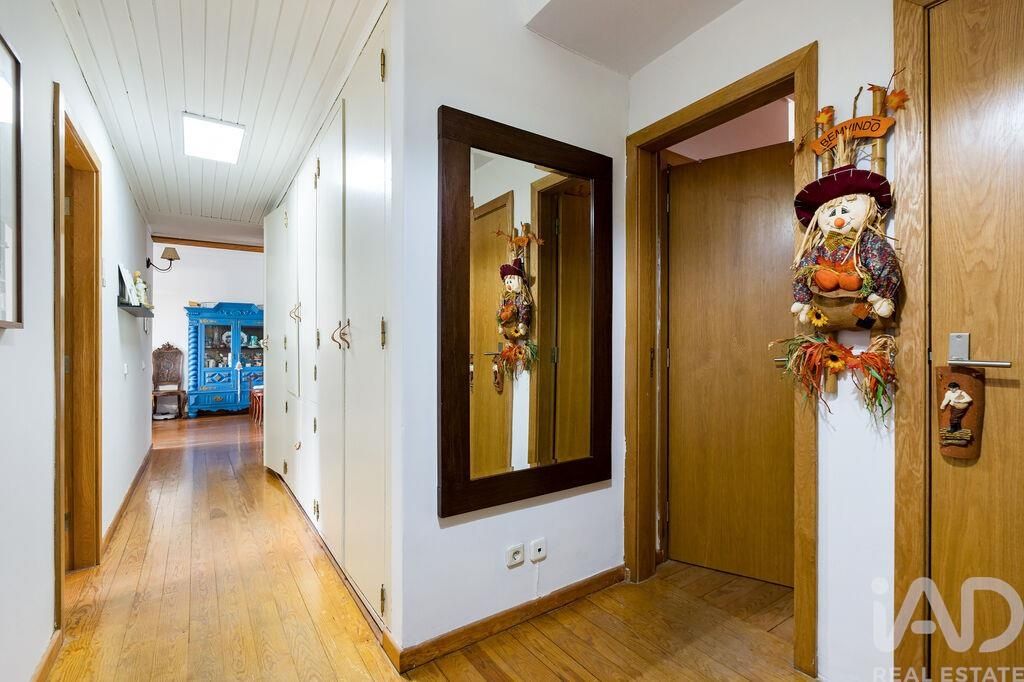 Property photo 2 of 27