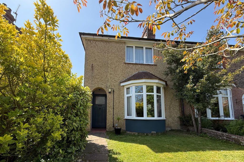 Property photo 3 of 27