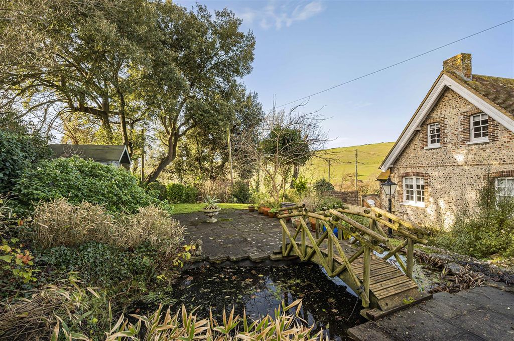 Property photo 3 of 41 Garden