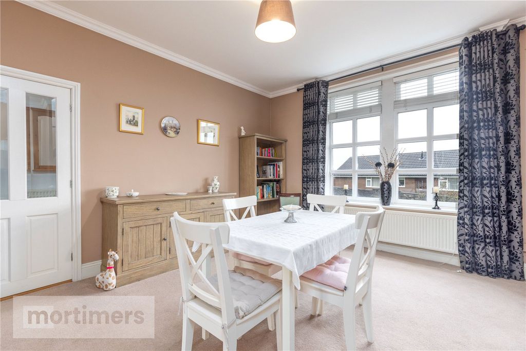 Property photo 3 of 20 Living Room