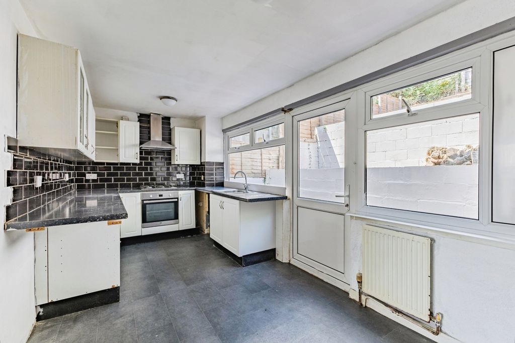 Property photo 3 of 20 Pbox-Img.Jpg