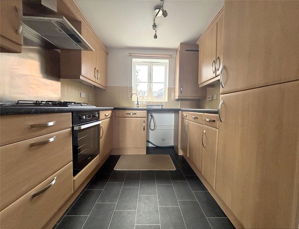 Property photo 2 of 9 Kitchen