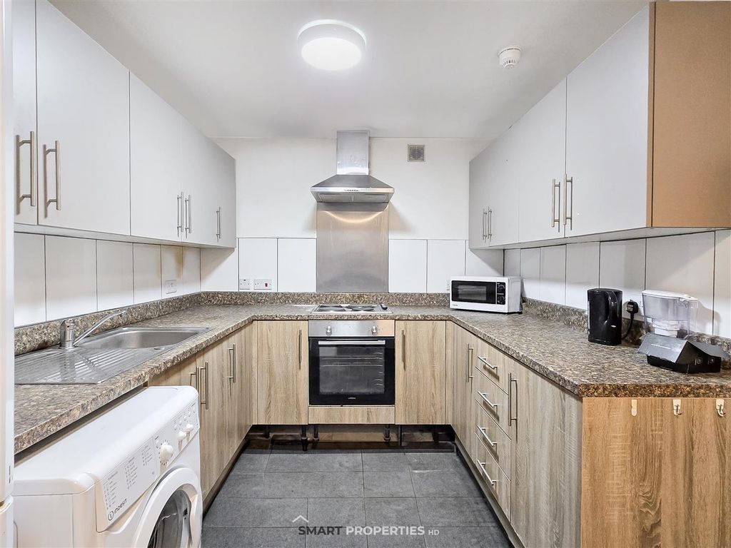 Additional image 7 of 1 bed flat for saleThe Old Chapel Cross Lane, Newsome, Huddersfield HD4