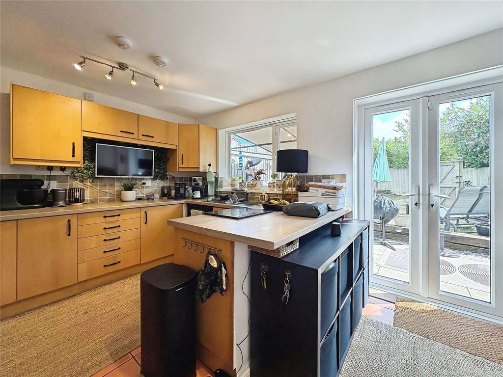 Property photo 1 of 8 Kitchen