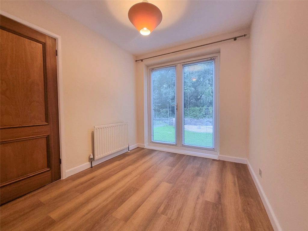 Property photo 3 of 9 Dining Room