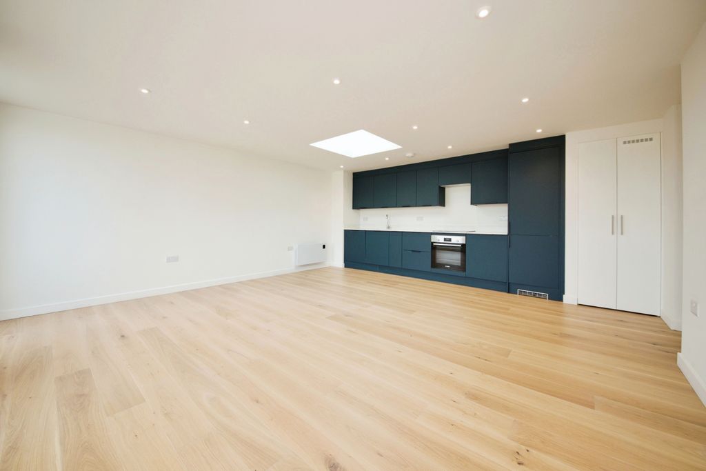 Property photo 3 of 11 Living Room