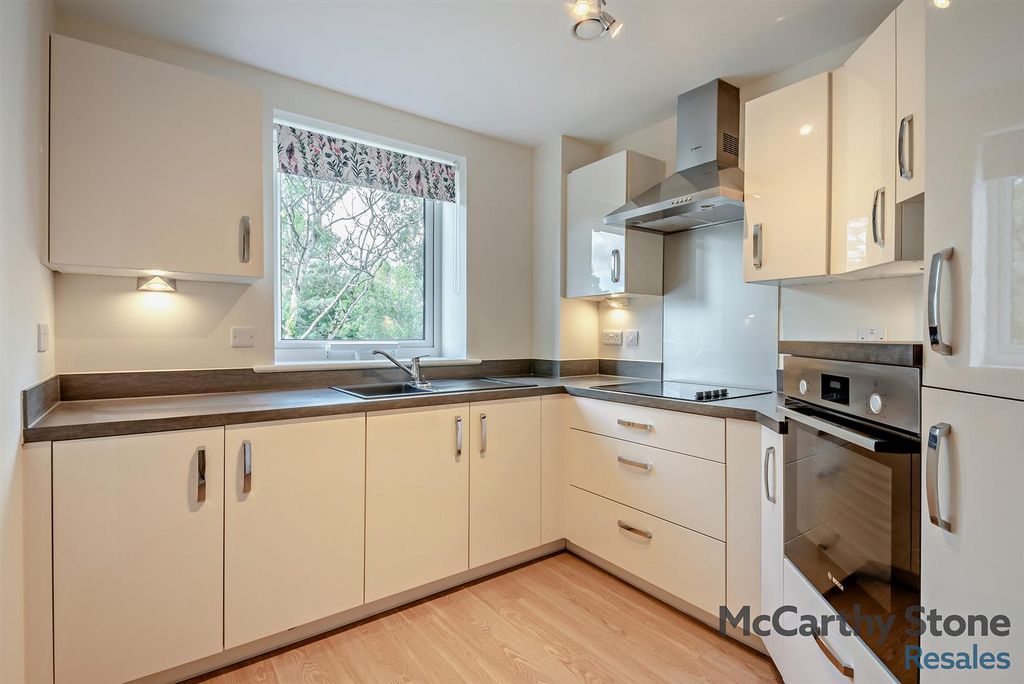 Property photo 1 of 19 Kitchen