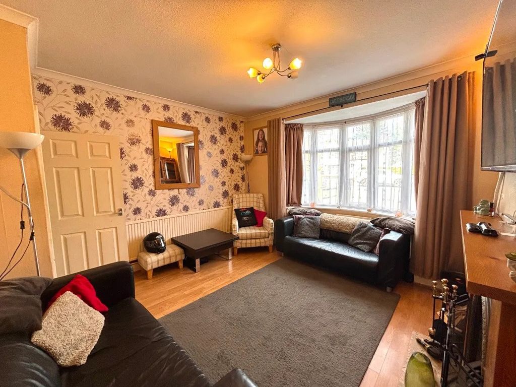 Property photo 3 of 18