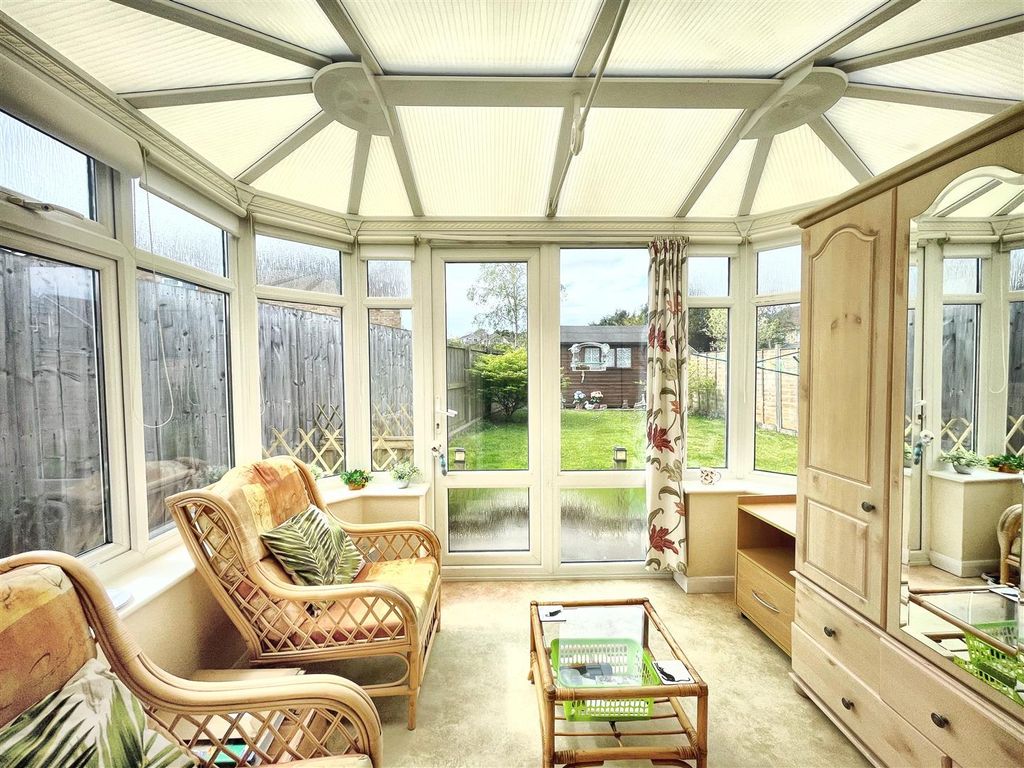 Property photo 2 of 13 Conservatory.Jpg
