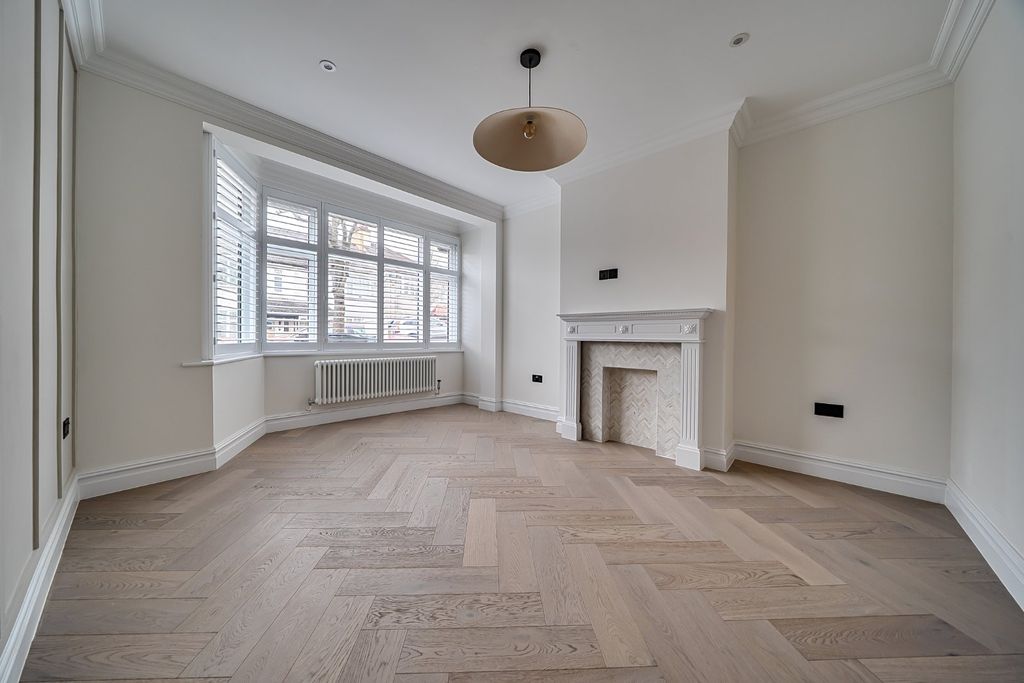 Property photo 2 of 19 Picture No. 04