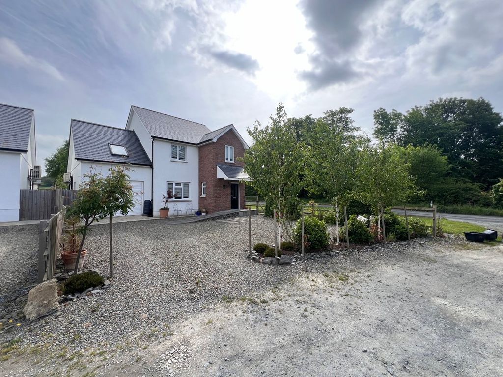 Property photo 2 of 42