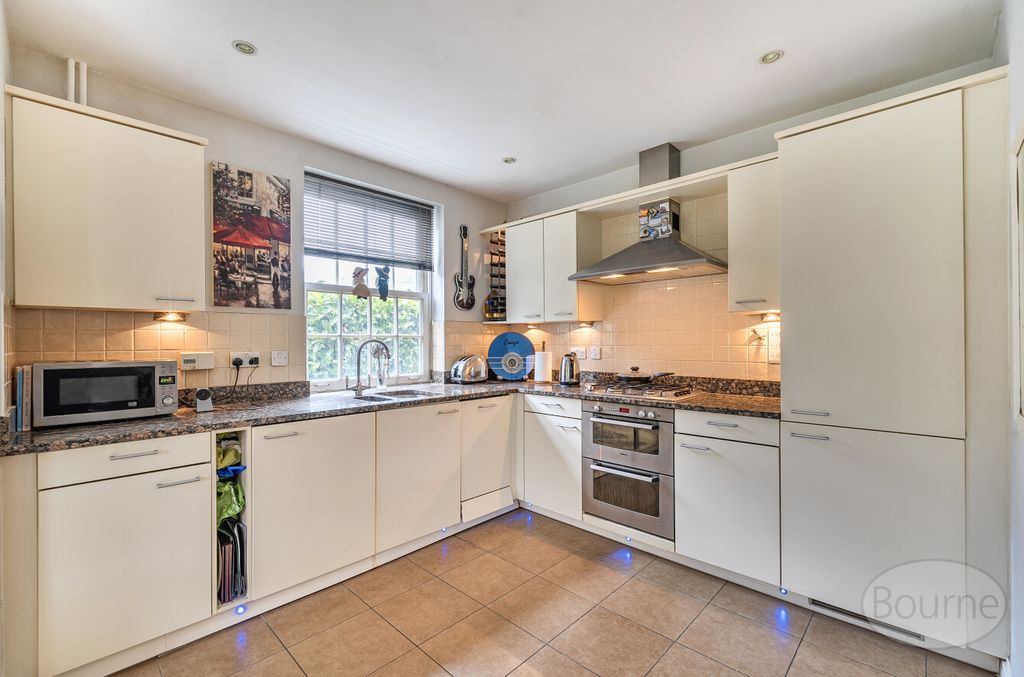 Property photo 2 of 10 B0Cbfc19-B055-411...
